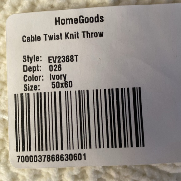 Rachel Zoe Throw - Picture 5 of 5